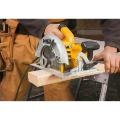 15 Amps, 7-1/4" Blade Dia, 5,200 RPM, Electric Circular Saw