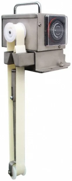 Belt Oil Skimmer: 2.00 GPH, 12" Reach, with Motor