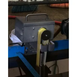 Belt Oil Skimmer: 1.00 GPH, 6" Reach, with Motor