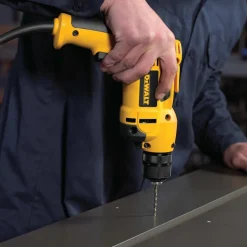 Electric Drill: 3/8" Keyless Chuck, Pistol Grip, 2,500 RPM