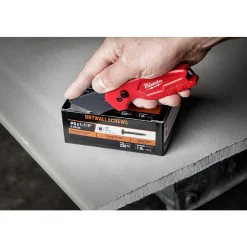 FASTBACK™ Compact Folding Utility Knife