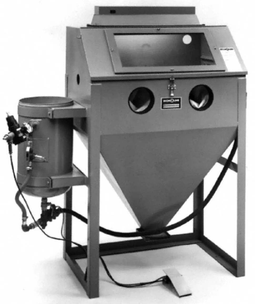 Free-Standing Sandblasting Cabinet: 36" Wide, 24" Deep, 23" High, 25 CFM @ 80 psi, Pressure