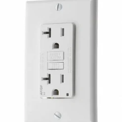GFCI Receptacles; Grade: Commercial; Color: White; NEMA Configuration: 5-20R; Amperage: 20; Reset Type: Manual; Voltage: 125 VAC; Wiring Method: Side; Back; Body Material: Thermoplastic; Flange Style: No Flange; Flange Included: No; Amperage: 29 A; Voltage: 125 V ac; Number Of Phases: 1