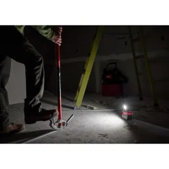 M18™ ROVER™ Compact Folding Flood Light w/ USB Charging