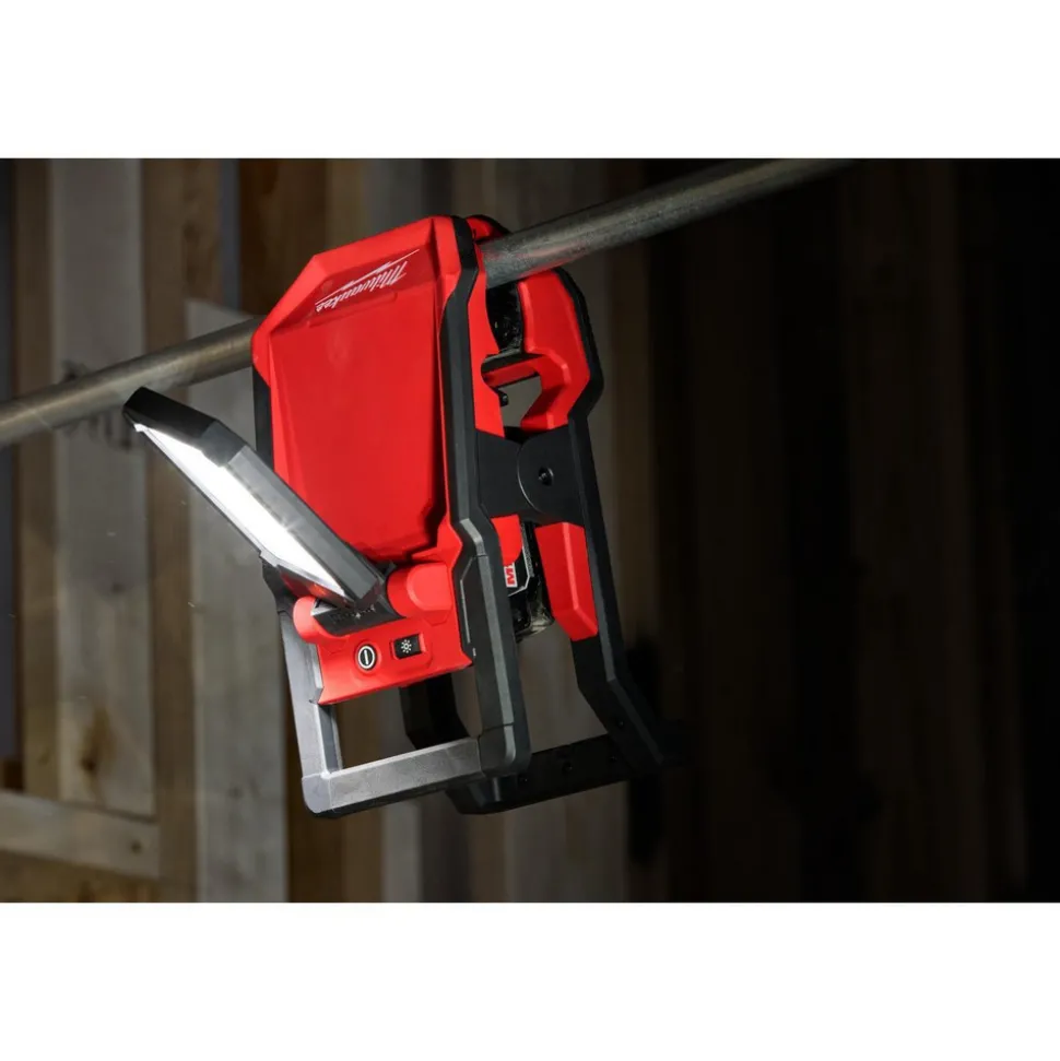 M18™ ROVER™ Clamping Flood Light