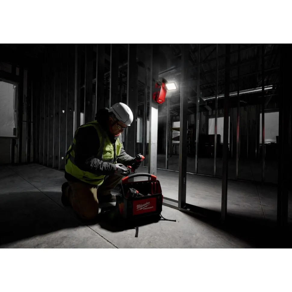 M18™ ROVER™ Clamping Flood Light