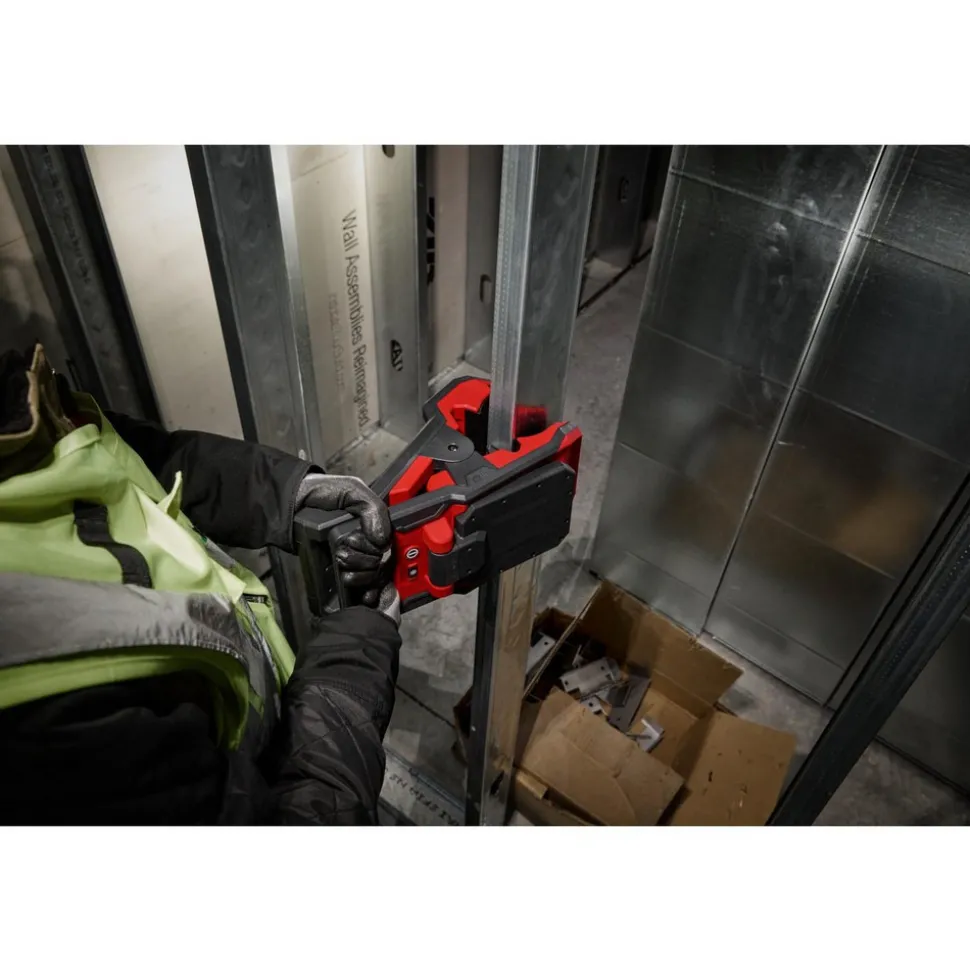 M18™ ROVER™ Clamping Flood Light