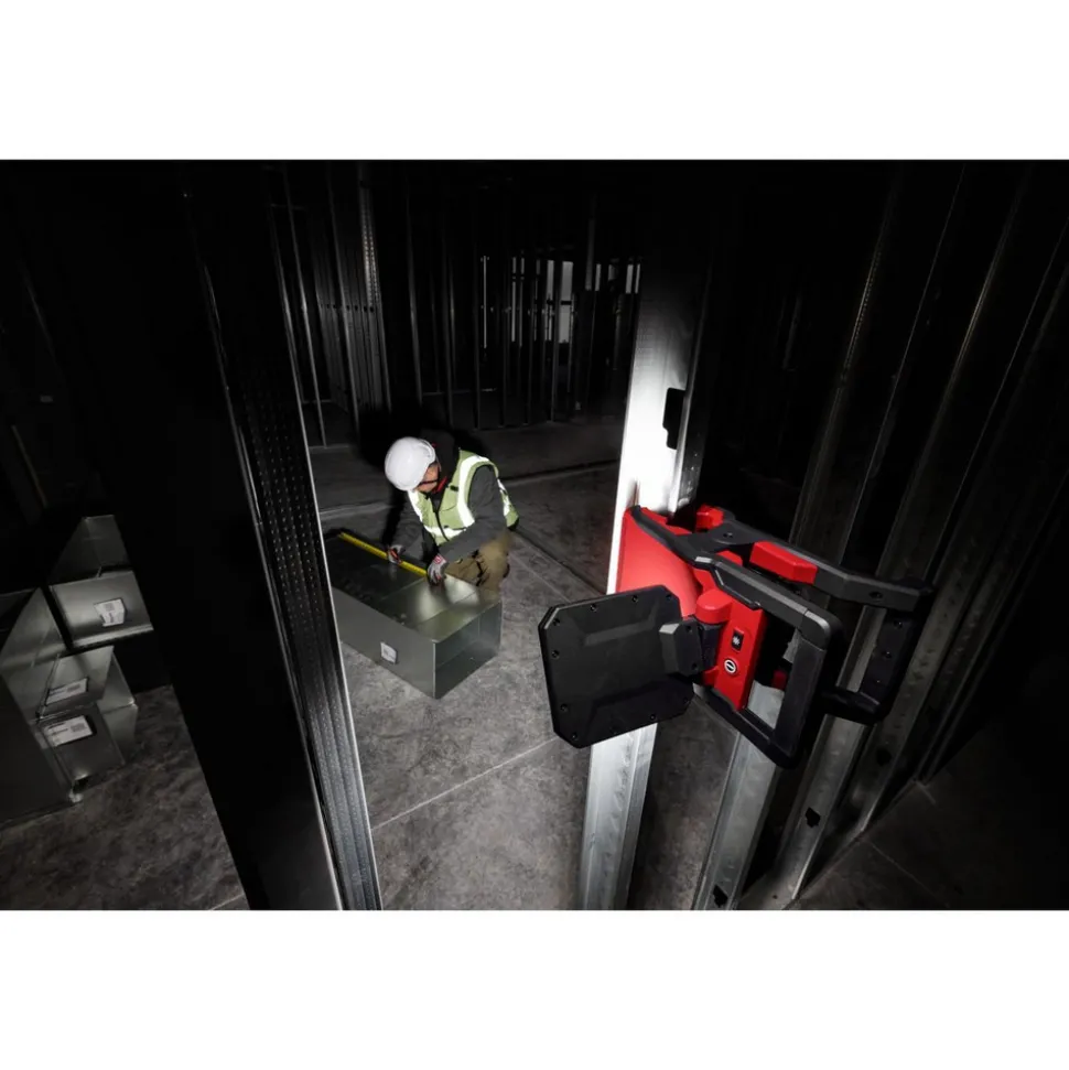 M18™ ROVER™ Clamping Flood Light