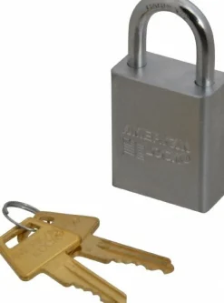 Padlock: Steel, Keyed Different, 1-1/2" Wide, Chrome-Plated