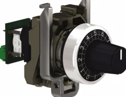 Potentiometers: Resistance (Ohms): 10000; Operator Type: Knob
