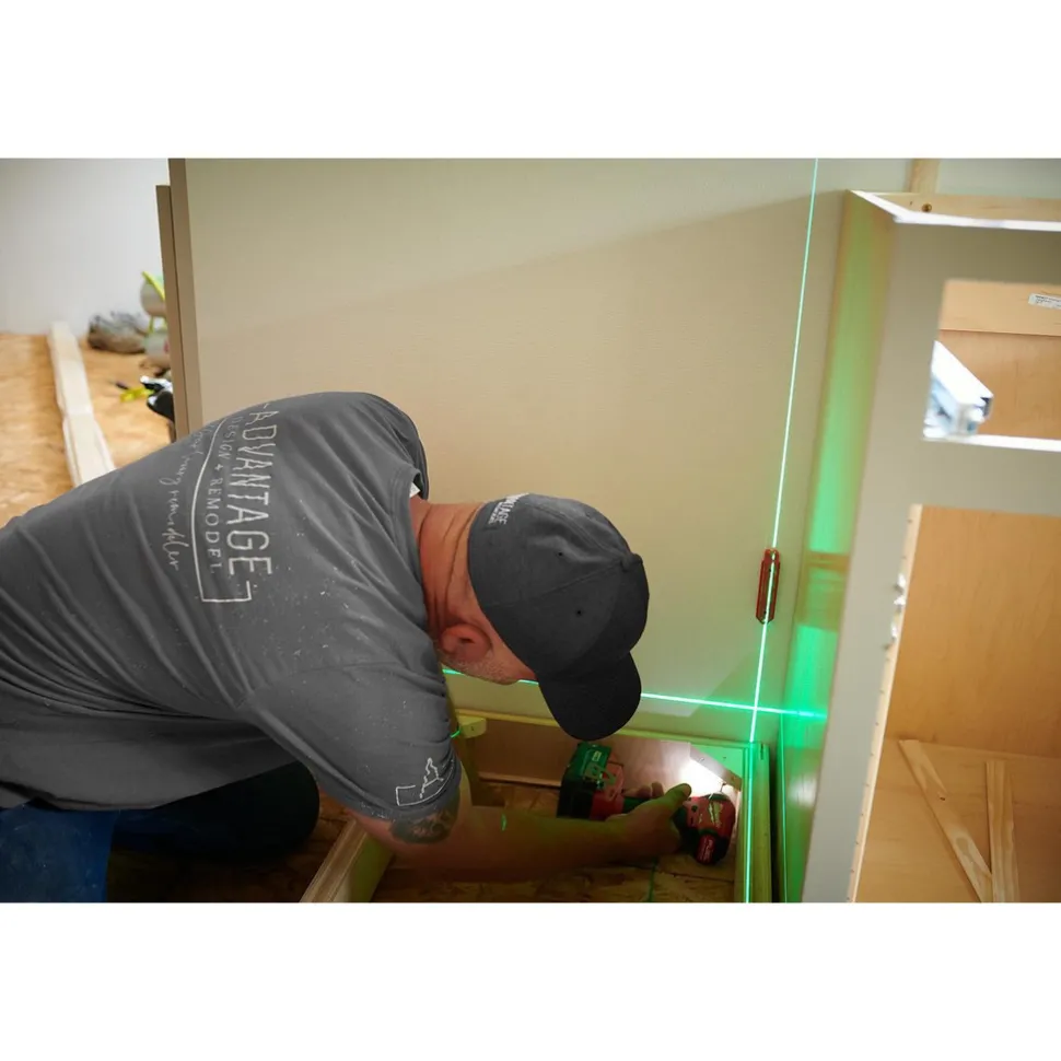 Self Leveling Cross Line Laser Level: 2 Beams, Green Beam