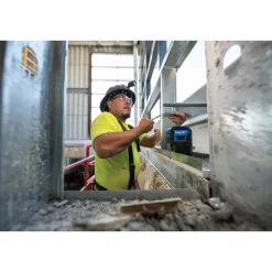Self Leveling Laser Level: 3 Beams, Green Beam