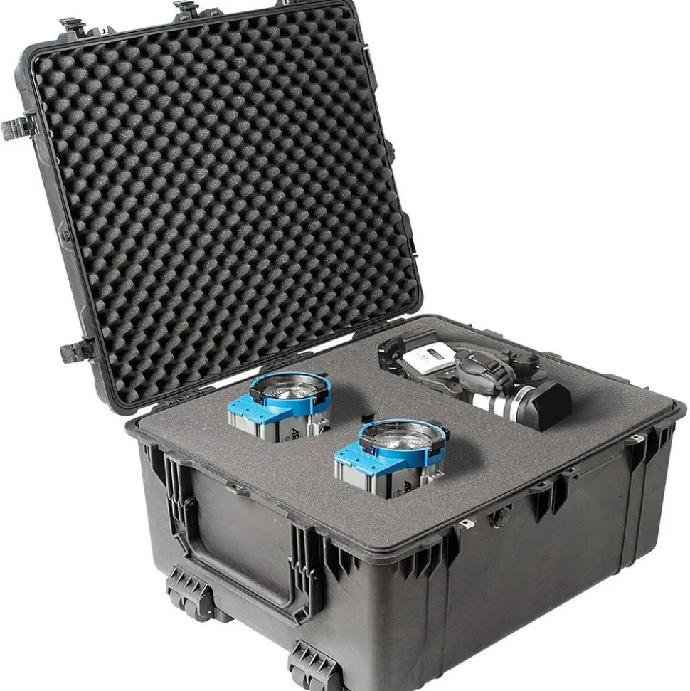 Shipping Case: 28-13/32" Wide