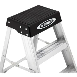 2 Step Aluminum Step Ladder: Type IA