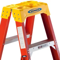 3 Step Fiberglass Foldable Step Ladder: Type IA 300 lb Capacity 4' Height