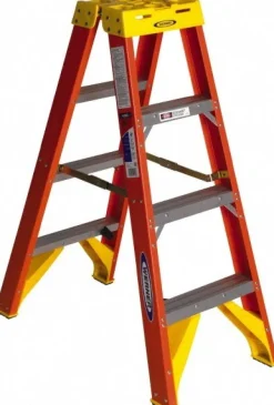 3 Step Fiberglass Foldable Step Ladder: Type IA 300 lb Capacity 4' Height