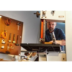 Vertical Bandsaw: 13