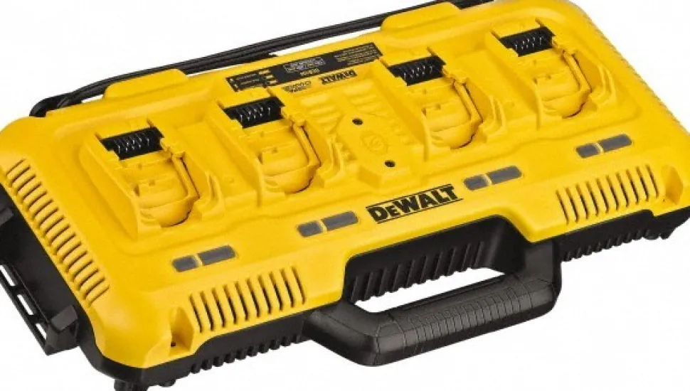 12V MAX/20V MAX/ FLEXVOLT® 8 AMP Fan Cooled Multiport Fast Charger