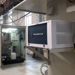Window Air Conditioner: 21000 BTU, 208/230V, 9.4/10.5A