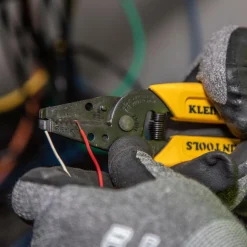 Wire Stripper: 30 AWG to 22 AWG Max Capacity