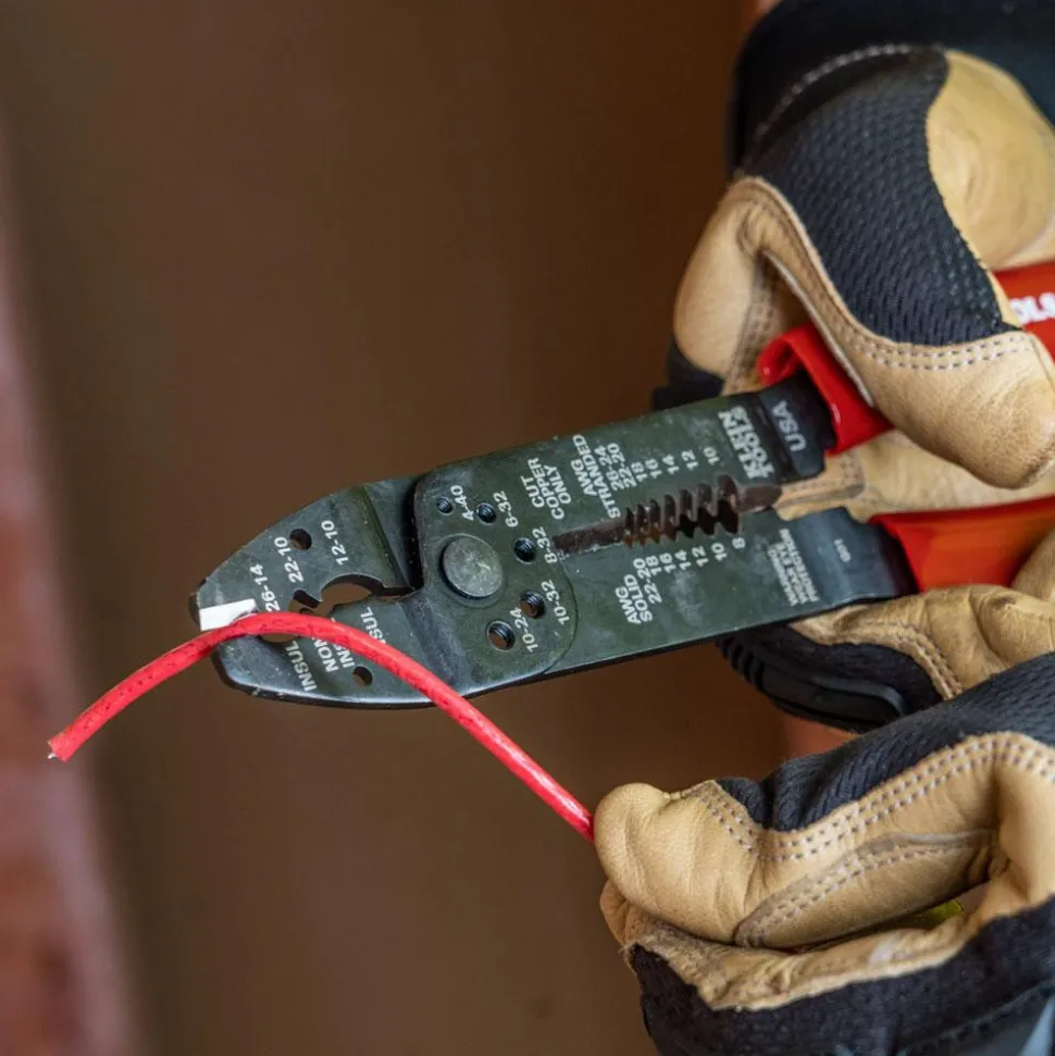 Wire Stripper: 8 AWG to 26 AWG Max Capacity